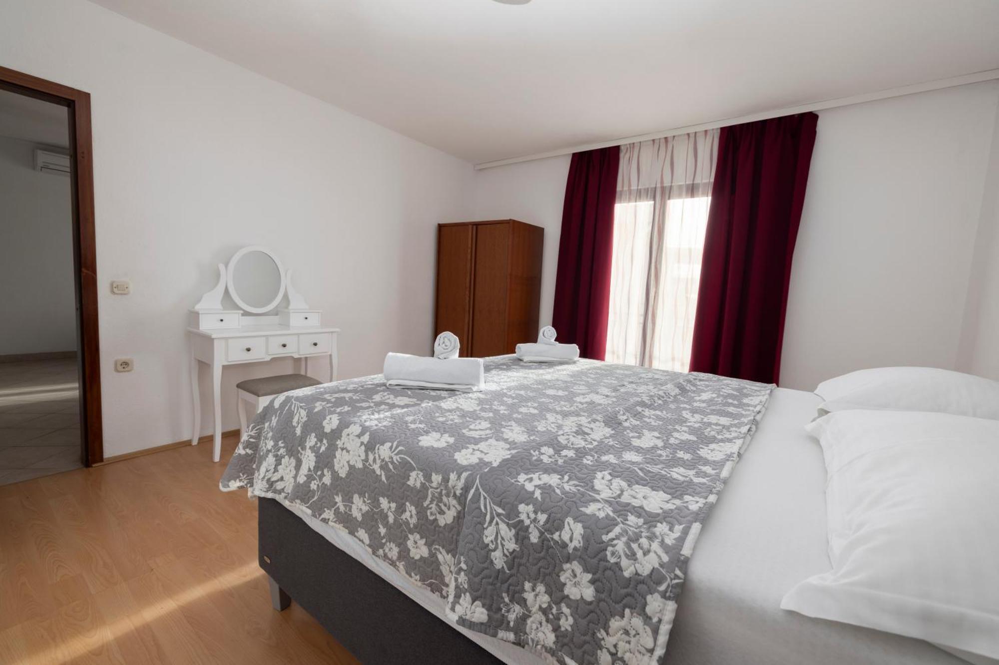 Apartments Family Roso Promajna Εξωτερικό φωτογραφία