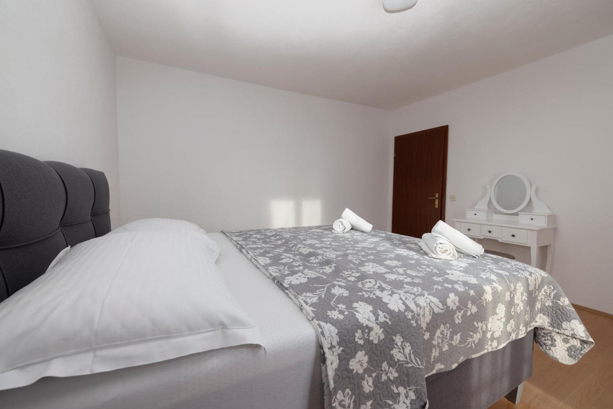 Apartments Family Roso Promajna Εξωτερικό φωτογραφία