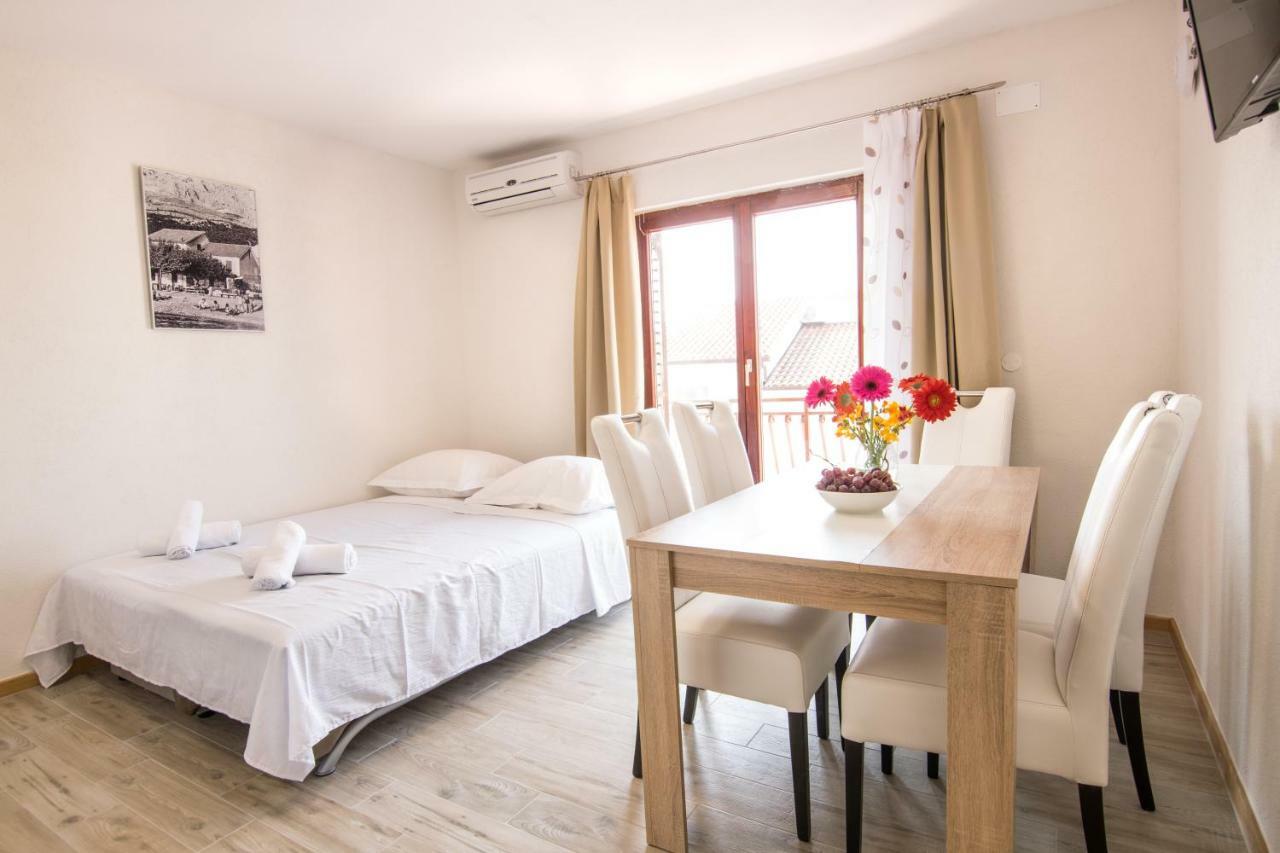 Apartments Family Roso Promajna Εξωτερικό φωτογραφία