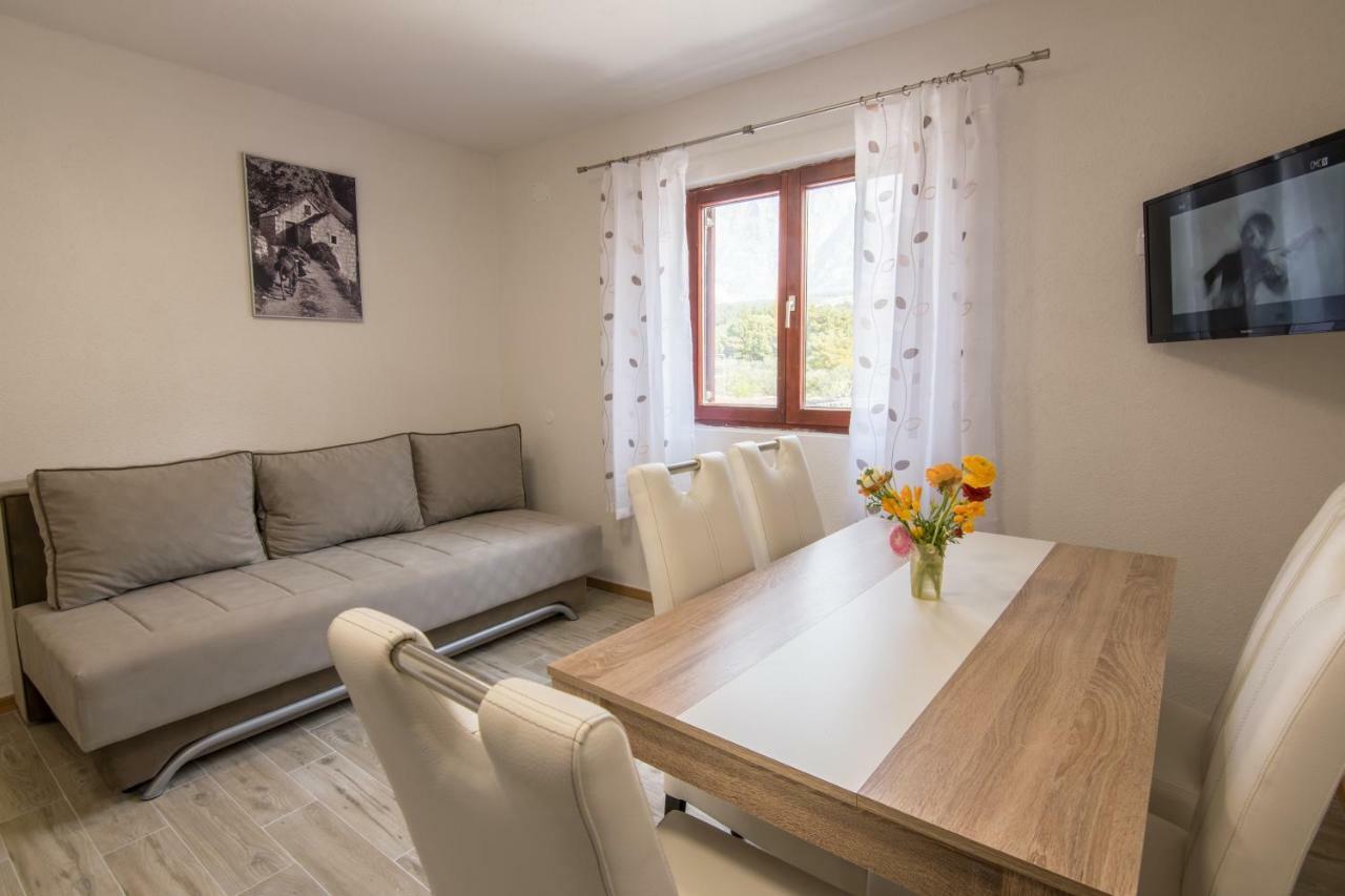 Apartments Family Roso Promajna Εξωτερικό φωτογραφία