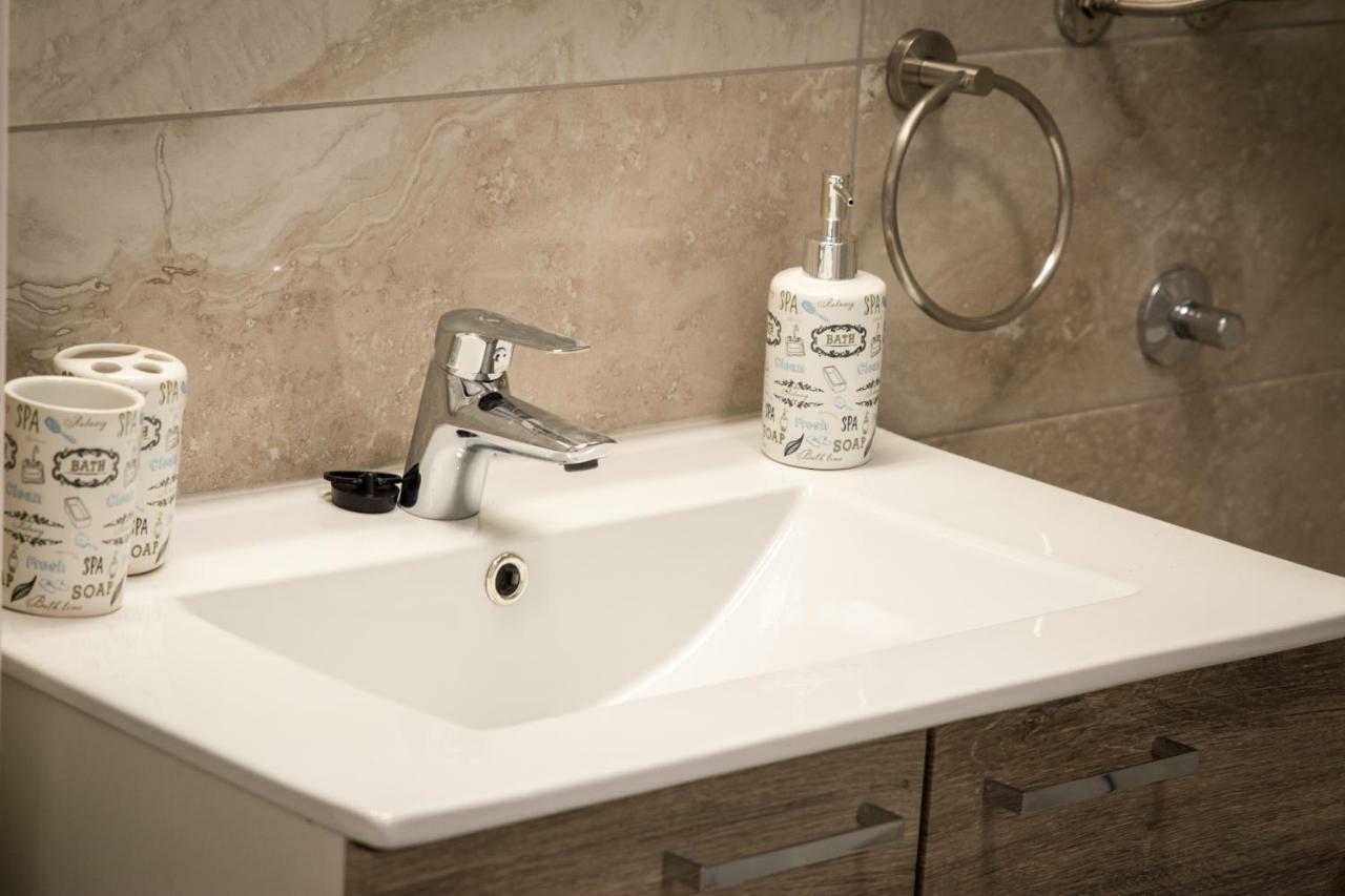 Apartments Family Roso Promajna Εξωτερικό φωτογραφία